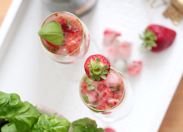 Bubbly Friday: Strawberry-Basil-Bellini