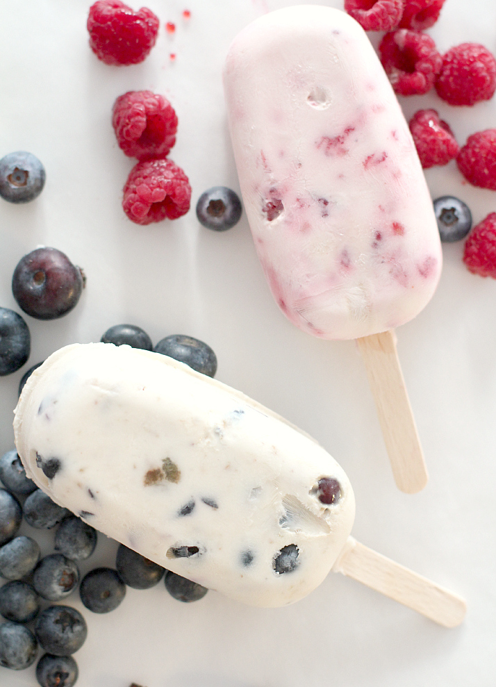 Summer Popsicles: berry jogurt