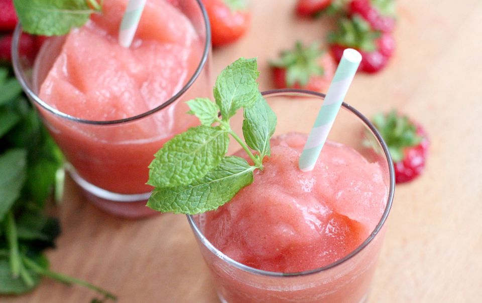 Bubbly Friday: Spiked Strawberry Slurpees | The Daily Dose