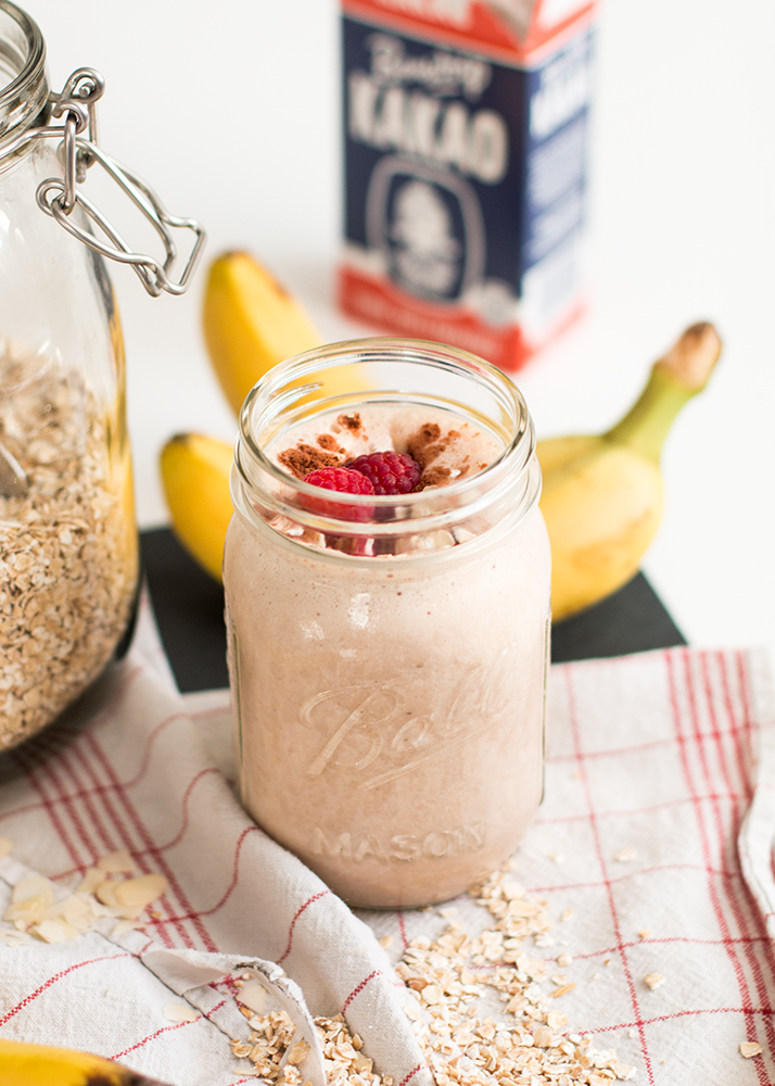 Chocolate & Peanut Butter Breakfast Smoothie with Banana | Love Daily Dose