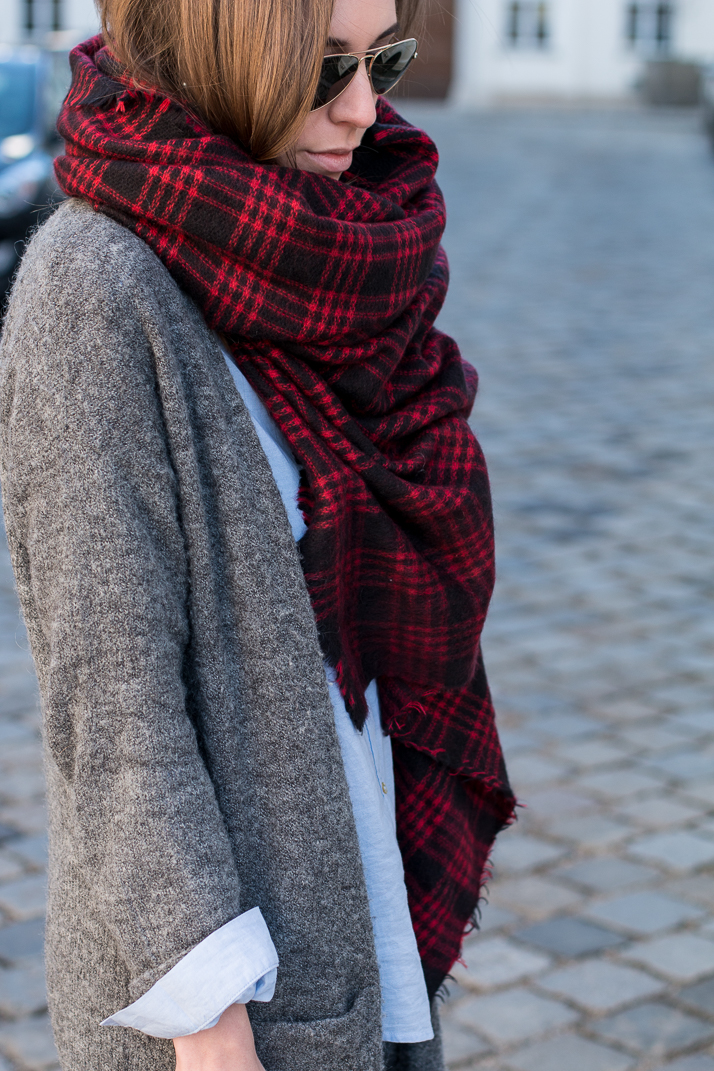 Editor's Pick: Scarves & Leggings | The Daily Dose