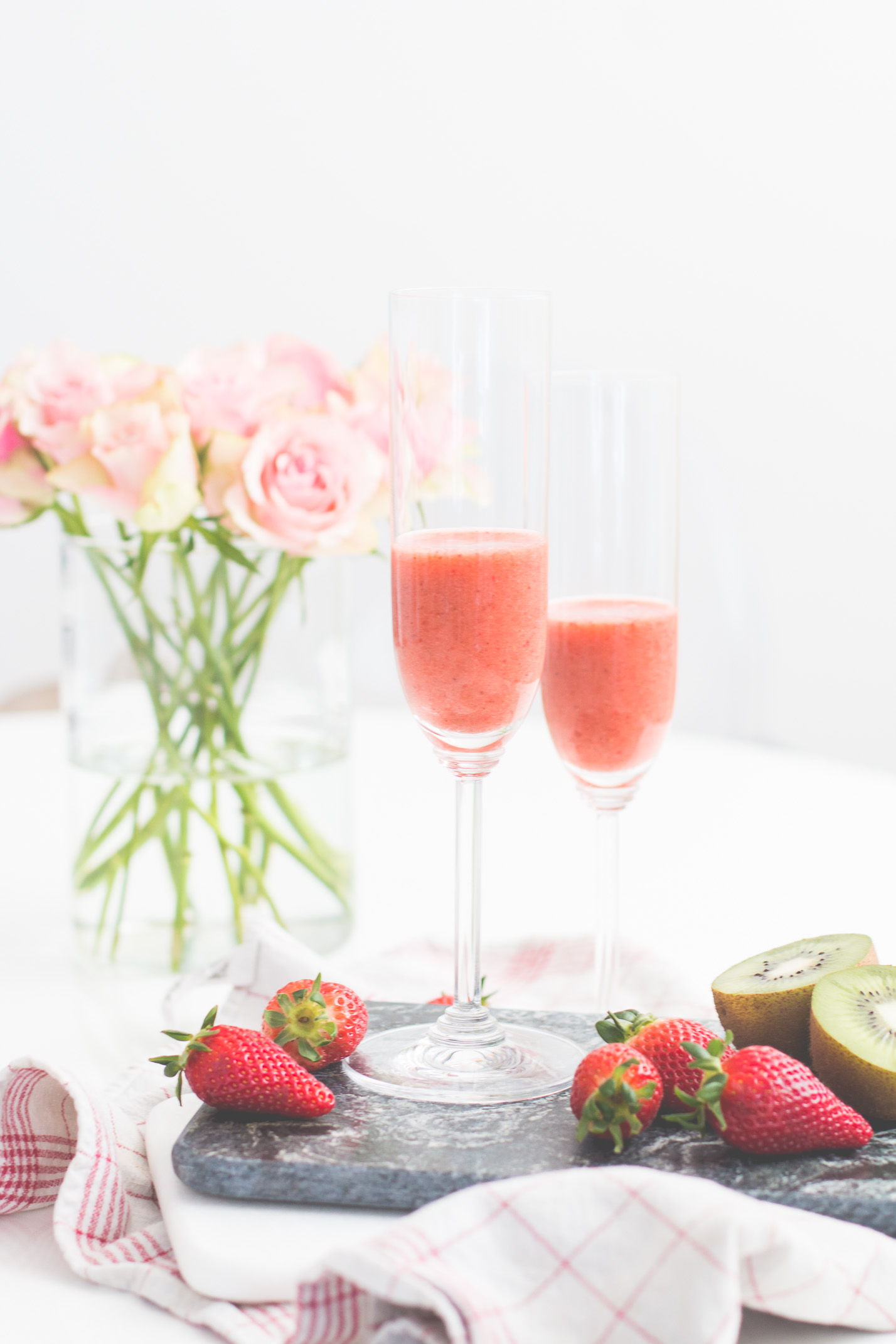 Strawberry-Kiwi Bellini | Love Daily Dose