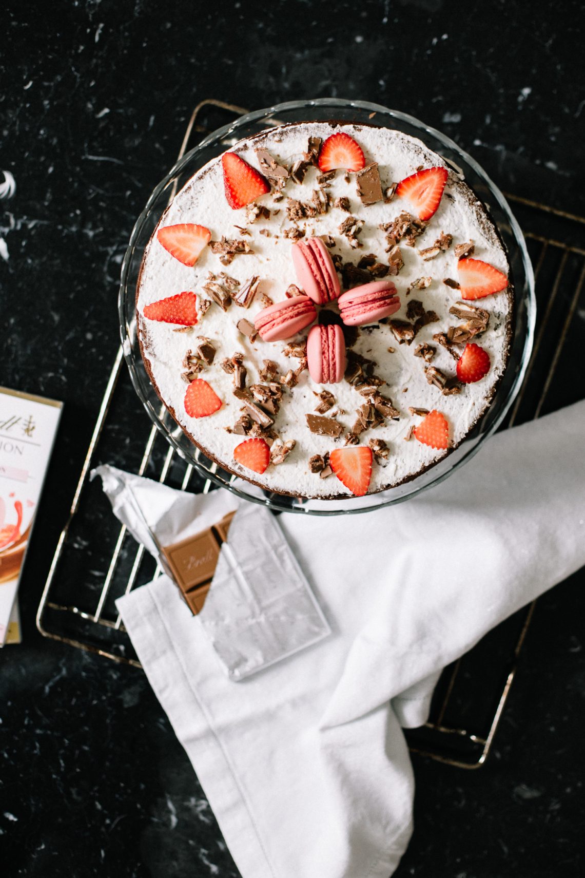 Recipe: Chocolate & Strawberry Macaron Cake