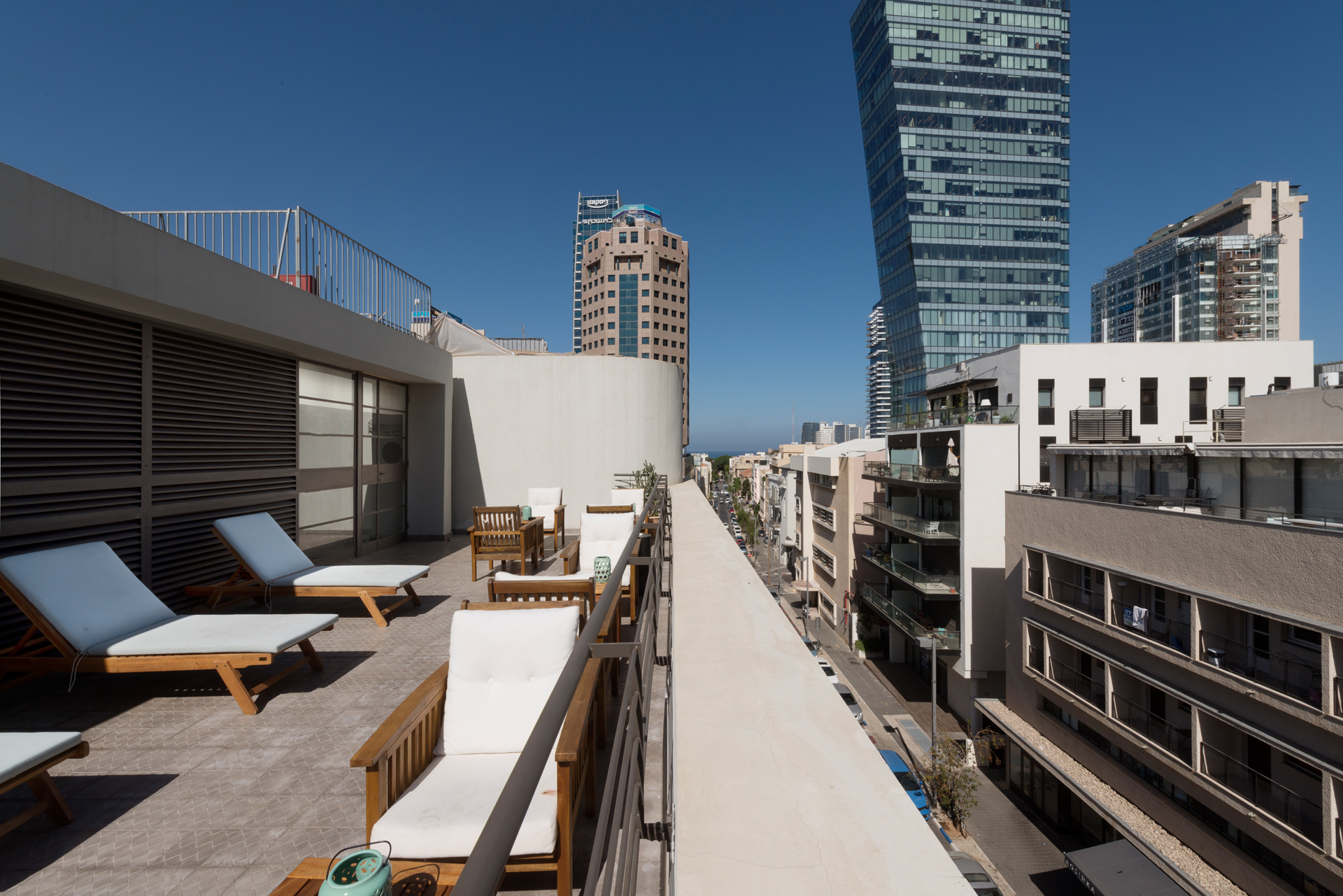 5 Hotels: Tel Aviv - Lily & Bloom | The Daily Dose