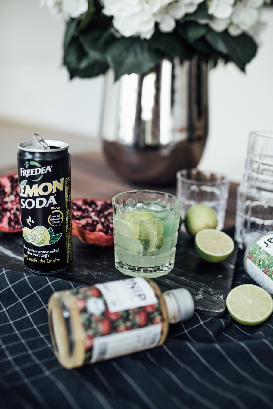Bubbly Friday: Pomegranate Lime Refresher | #lovedailydose