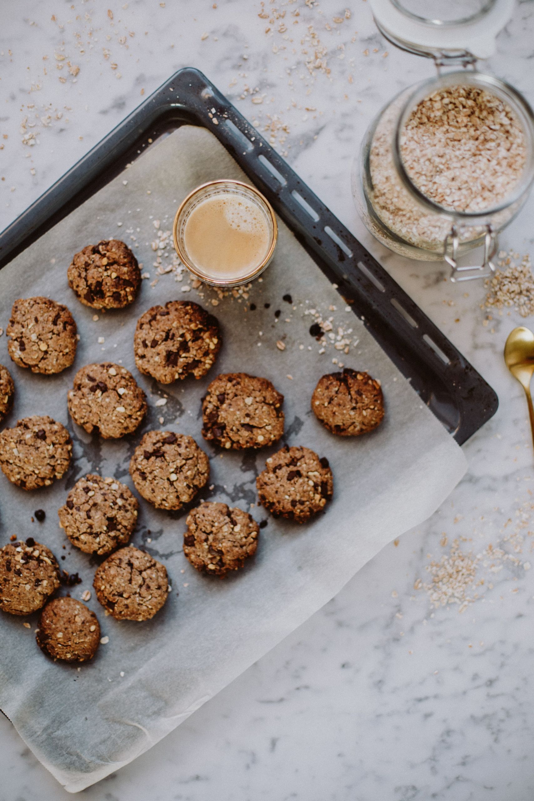 Peanut Butter Chocolate Chip Cookies | The Daily Dose