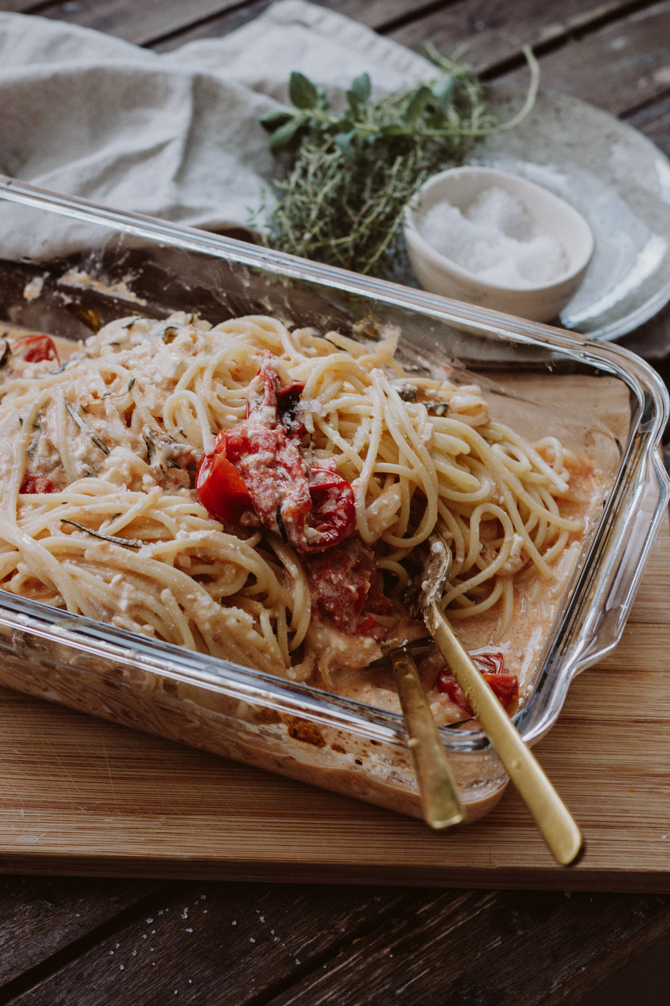 Rezept: Spaghetti mit Tomaten-Feta-Soße aus dem Ofen - The Daily Dose